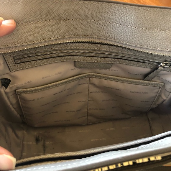 Michael Kors Shoulder Bag - Picture 6 of 8